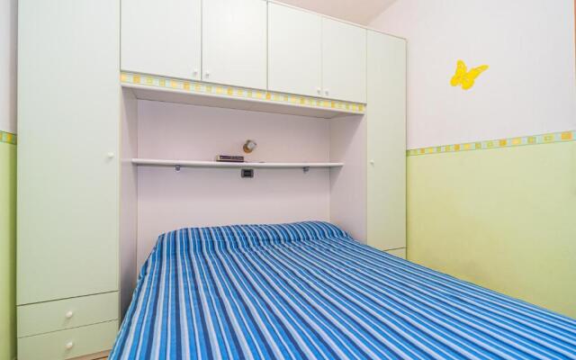 Apartment in Villa 2 to 4 Persons With Large Garden "stella"