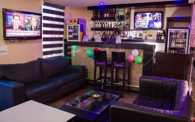 De' Bliss Hotel and Suites