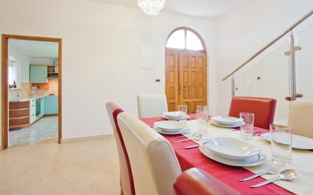 Amazing Home in Veprinac With Wifi and 3 Bedrooms