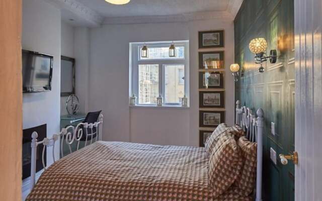 Flat in Kemptown. Road Opposite to Beach
