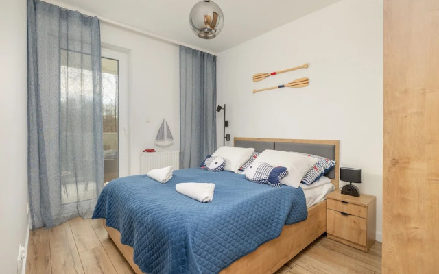 Coast Apartment With Balcony by Renters