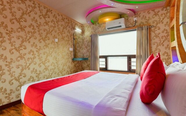 Oyo 24290 Houseboat Anugraha Deluxe