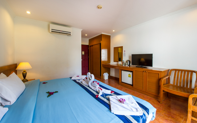 Hotel Inn Patong [Ex-Patong Beach Lodge]