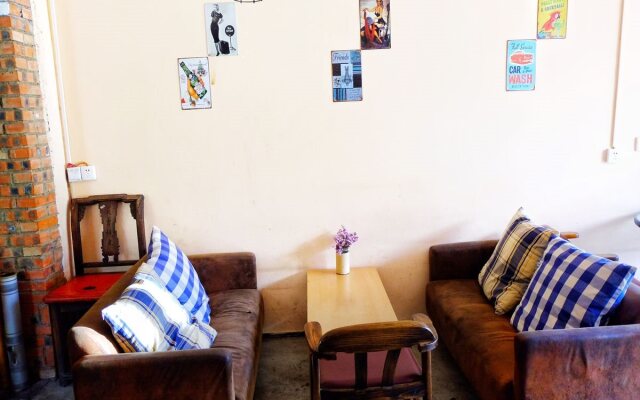Four Seasons Youth Hostel