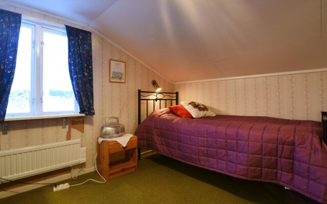 Awesome Home in Grebbestad With 4 Bedrooms and Wifi