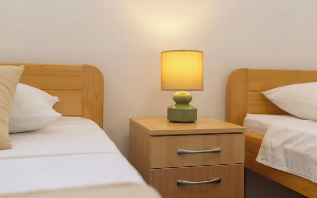 Apartment Toma, Modern Suite In Quiet District