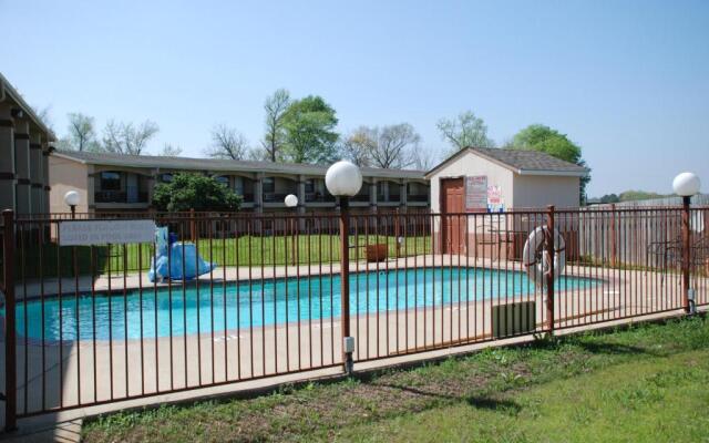 Apple Tree Inn Tyler Lindale