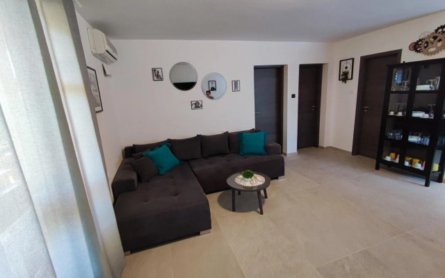 Apartment "King" Cesarica-Karlobag