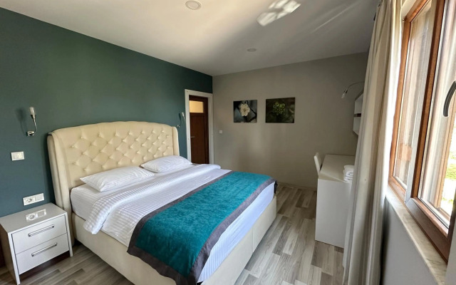 Azur Hotel