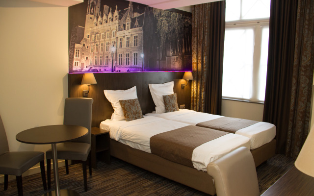 Golden Tree Hotel