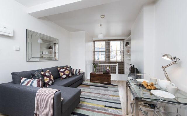 Stunning 1BR Kings Cross Flat!