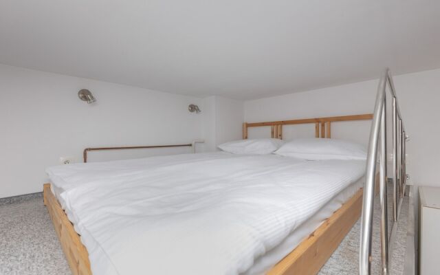 Cozy Studio Praga by Renters