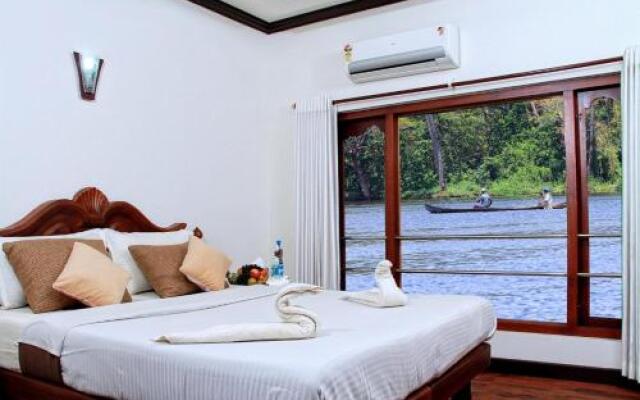 Dona House Boats at Alappuzha (Alleppey Backwaters)