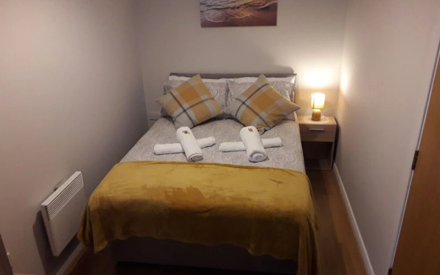 Luxury and Stylish 2 bedroom Apartment with en-suite