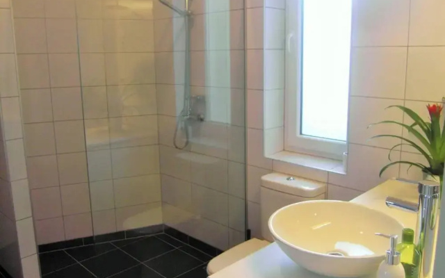 1 Bedroom Apartment Sleeps 2 -balcony -lift Access