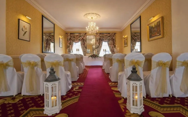 Greville Arms Hotel