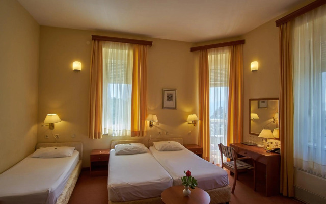 Hotel Vila Ružica- glavna zgrada i depandanse