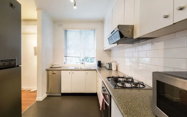 SELENA, 2BDR South Yarra Apartment