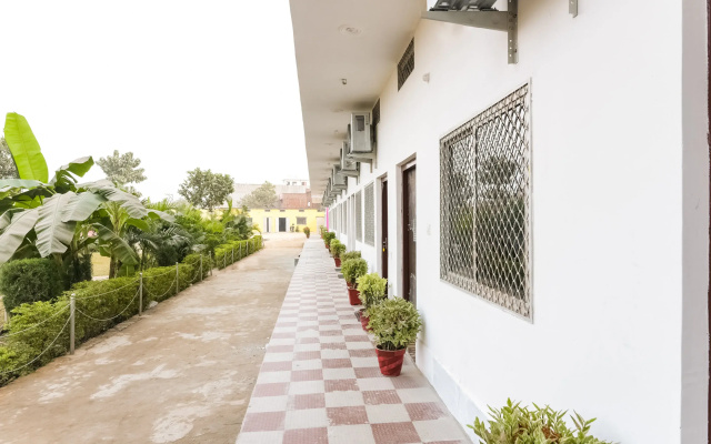 Hotel Kavyanjali by OYO Rooms