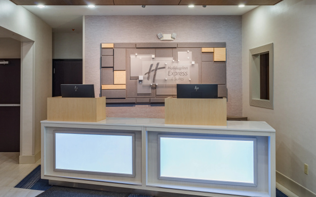 Holiday Inn Express Hotel & Suites Swansea by IHG