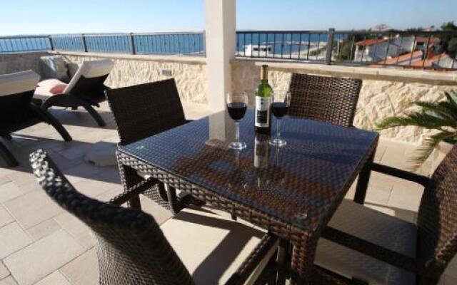 Sea View Apartments Nina