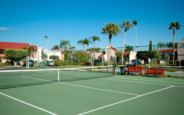 Runaway Bay Resort by BBG