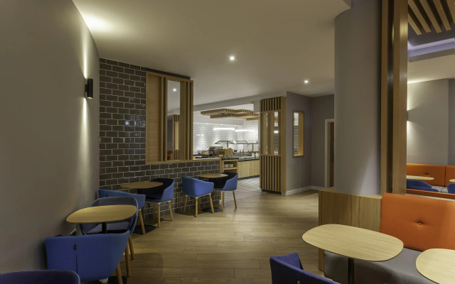Holiday Inn Express Hotel Dublin Airport by IHG