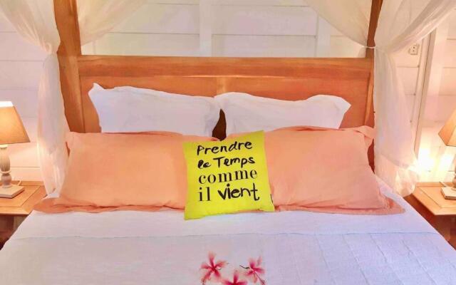 Villa Gaïa - Bungalow Ti-Zen et son jacuzzi niché dans un jardin tropical, séjour en amoureux