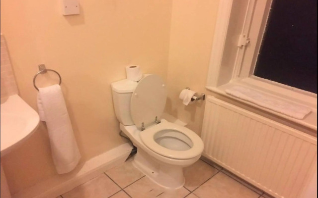 Broadfield Park Hotel