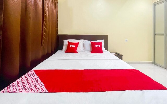 OYO 90369 Safari Hotel Lumut