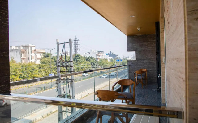Dev Royale Hotel
