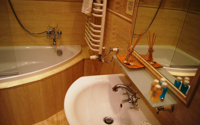 Navigator Apartments