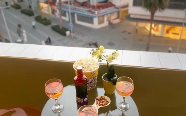 LaHola Glam Suites