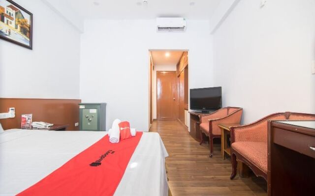 RedDoorz Plus Near Van Mieu Quoc Tu Giam