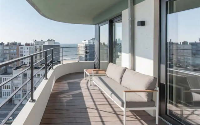 Serene Apartment With Mountain View