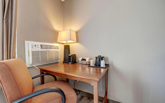 Travelodge by Wyndham Cortez