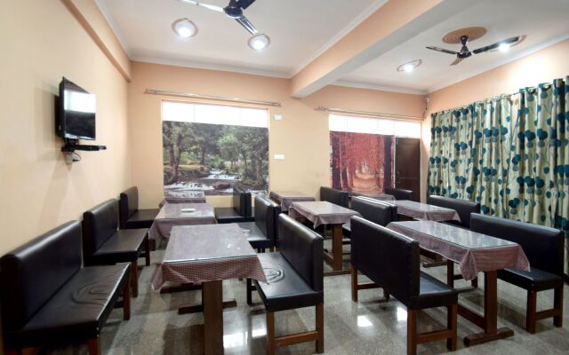 OYO 12202 Hotel Samar