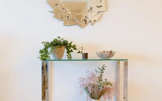 Seafront Luxury APT With Pool