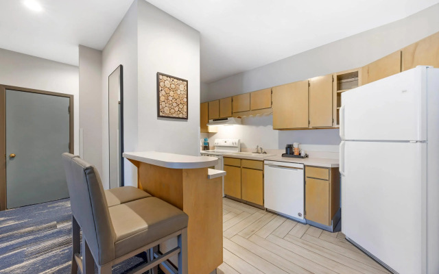 Edgewater Inn and Suites, an Ascend Collection Hotel