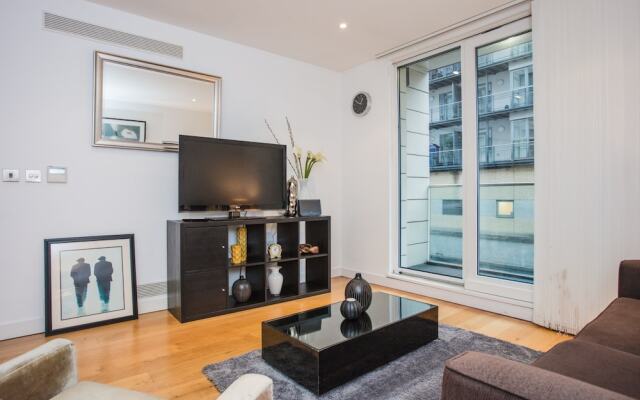 2 Bedroom Apartment Near Victoria Station