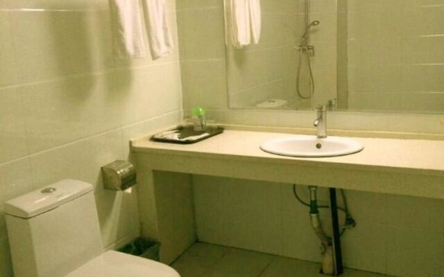 Xinyang Tianyi Express Hotel