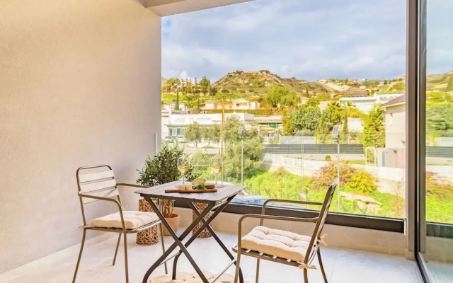 Sanders River Plaza Limassol Apartment