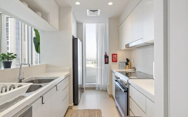 Spacious Apt With Incredible Canal and Park Views