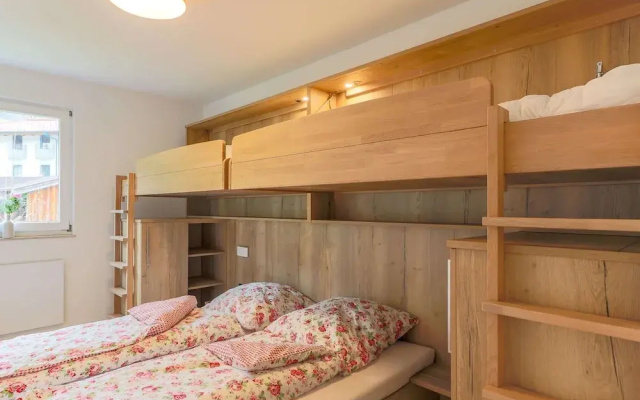 Chalet With 2 Apartments in Kirchberg