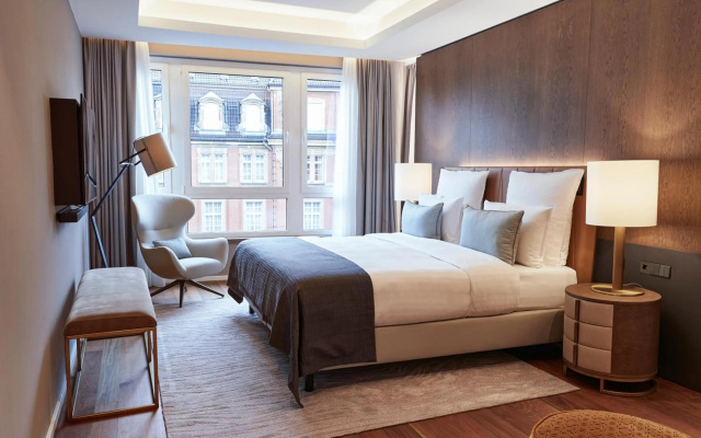 Steigenberger Hotel Hamburg - Image 5