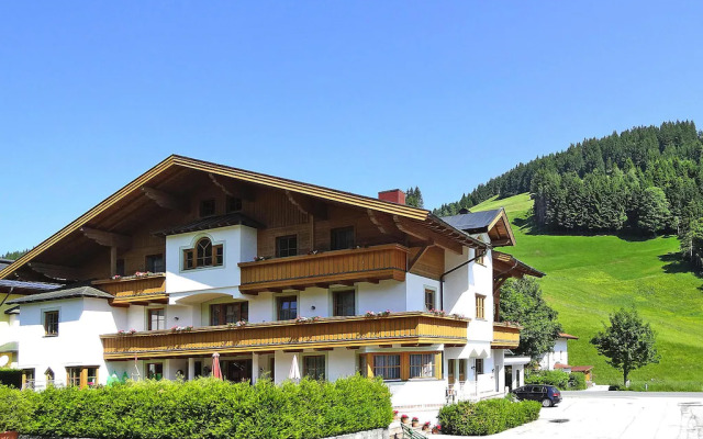 Apartment in Filzmoos with a balcony