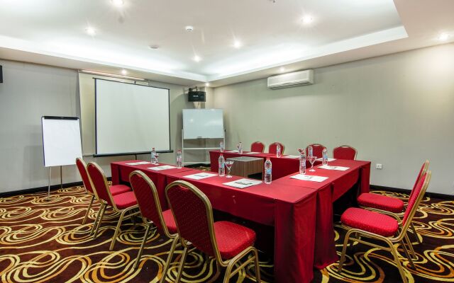 Grand Eska Hotel & Suite