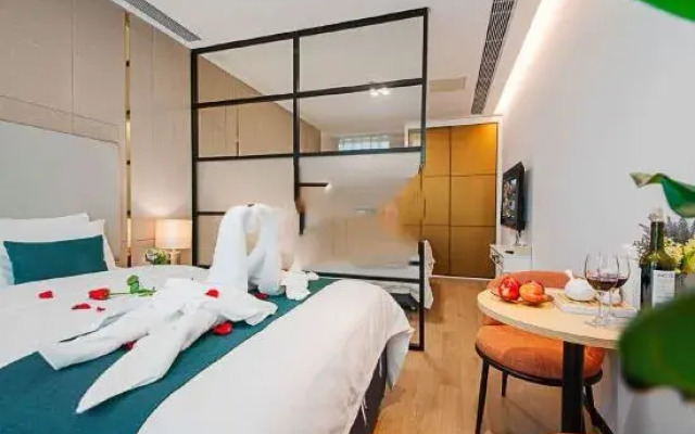 Vanke Shennan Road 68 Apartment (Shenzhen Dongmen Hubei Subway Station Branch)
