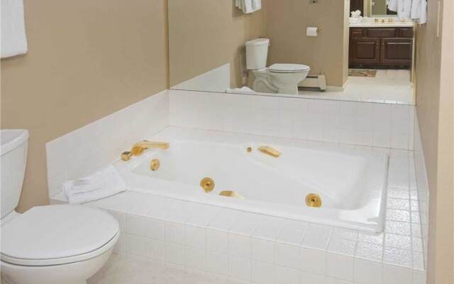 Sunburst Residence 5 Bedrooms 3.5 Bathrooms Home