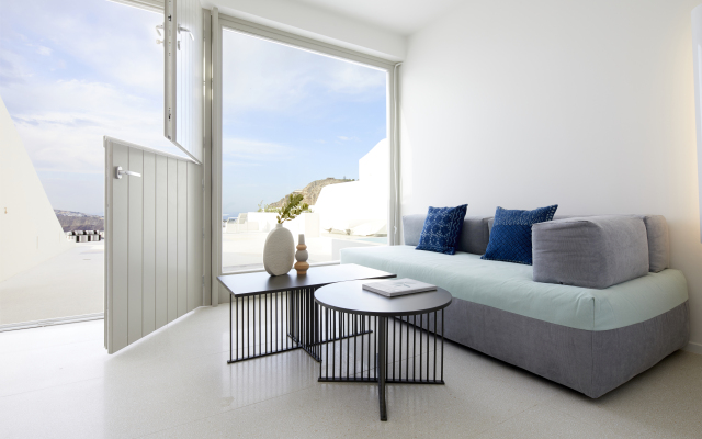 Alti Santorini Suites